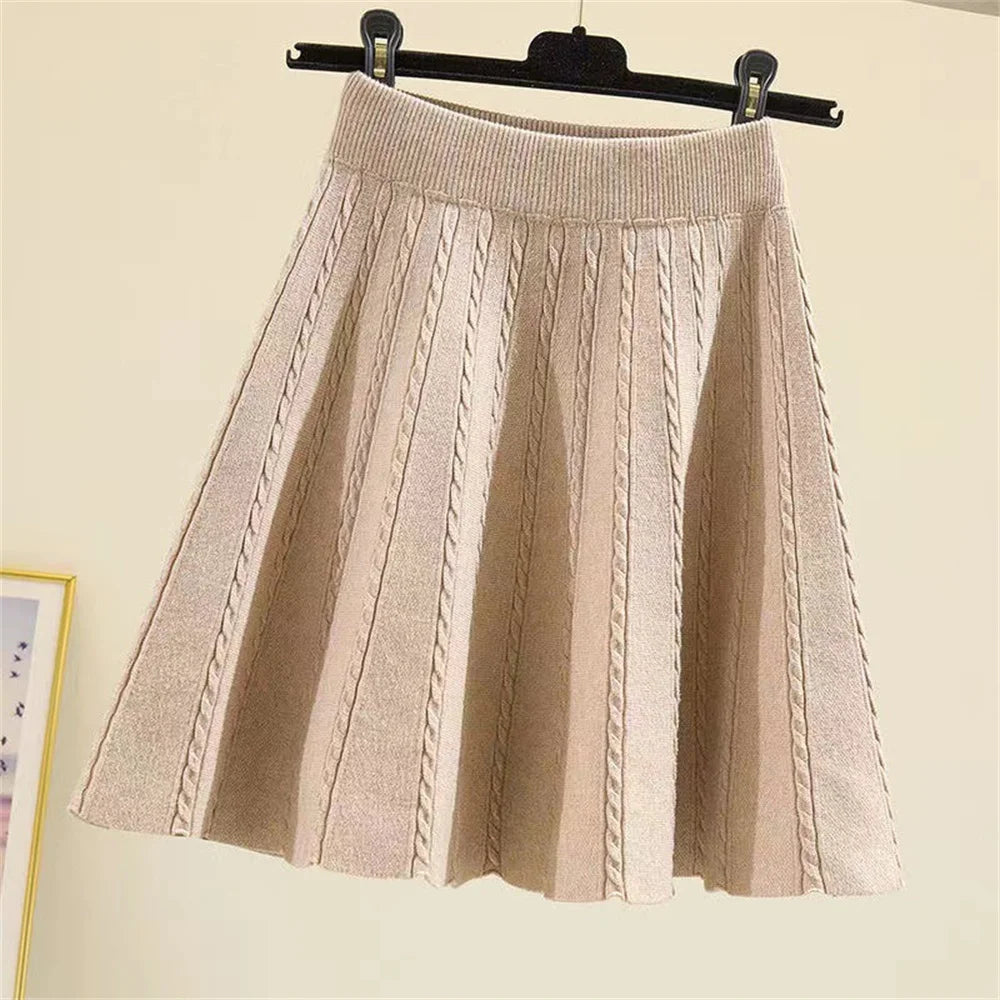 Knit Pleated Short Skirt