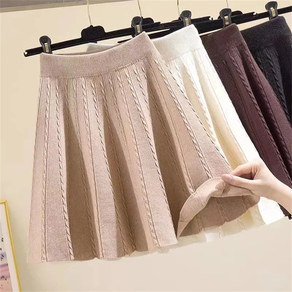 Knit Pleated Short Skirt