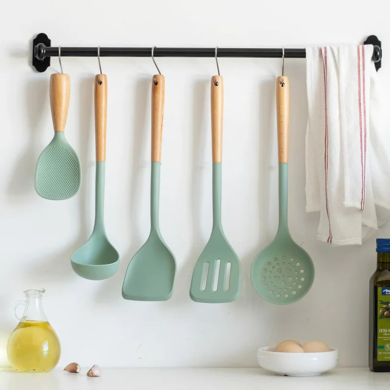 Chinese Style Silicone Wood Handle Spatula