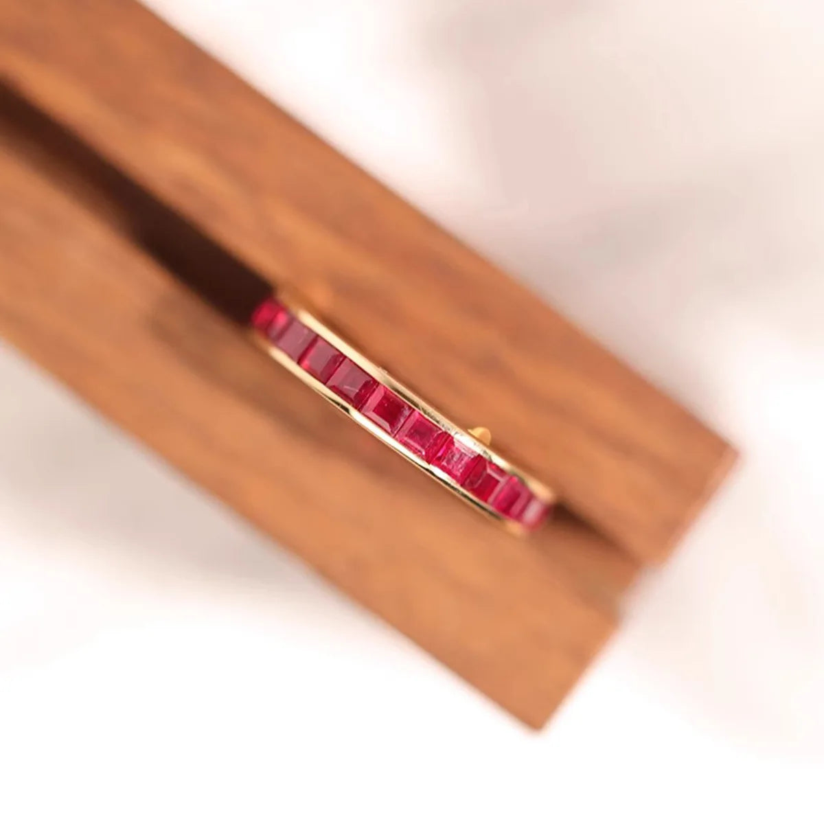 S925 Sterling Silver Ruby Red Zircon Infinity Eternity Band Ring