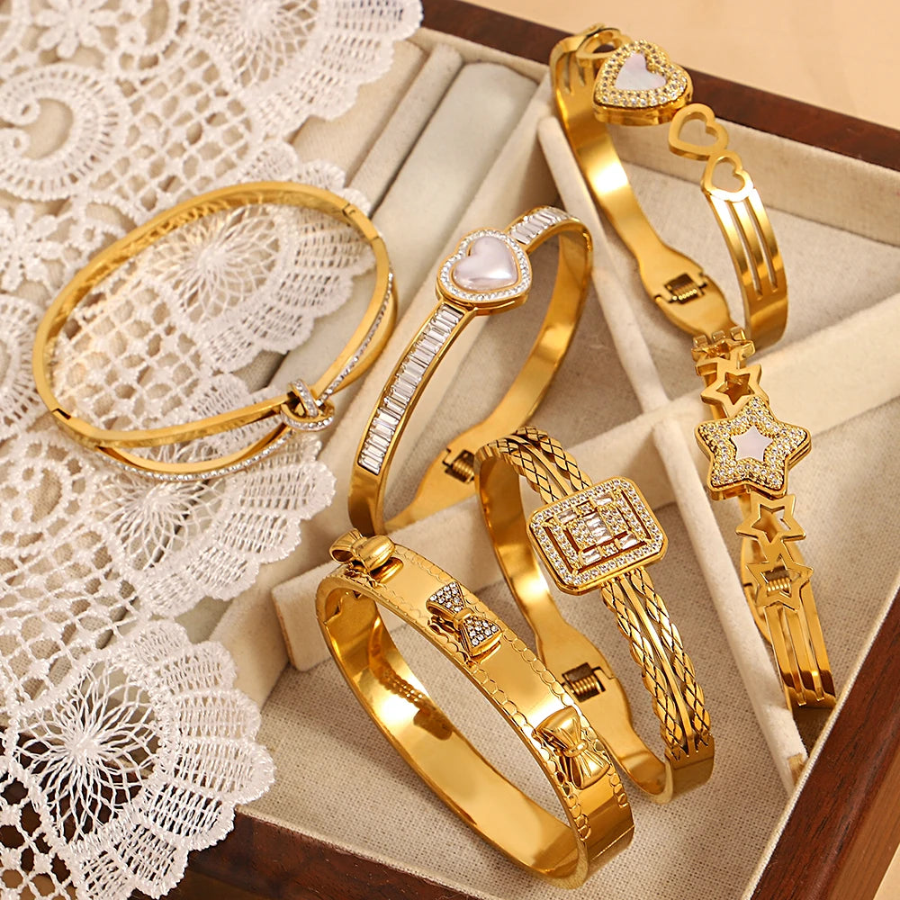 Rhinestones Bracelet with White Shell