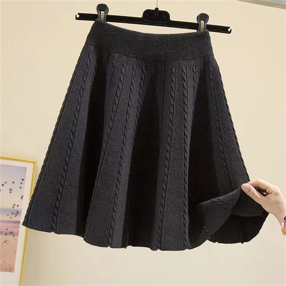 Knit Pleated Short Skirt