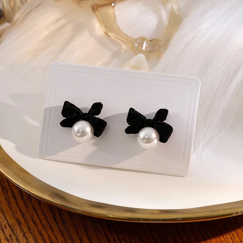 Flocking Bowtie Pearl Pendant Earrings