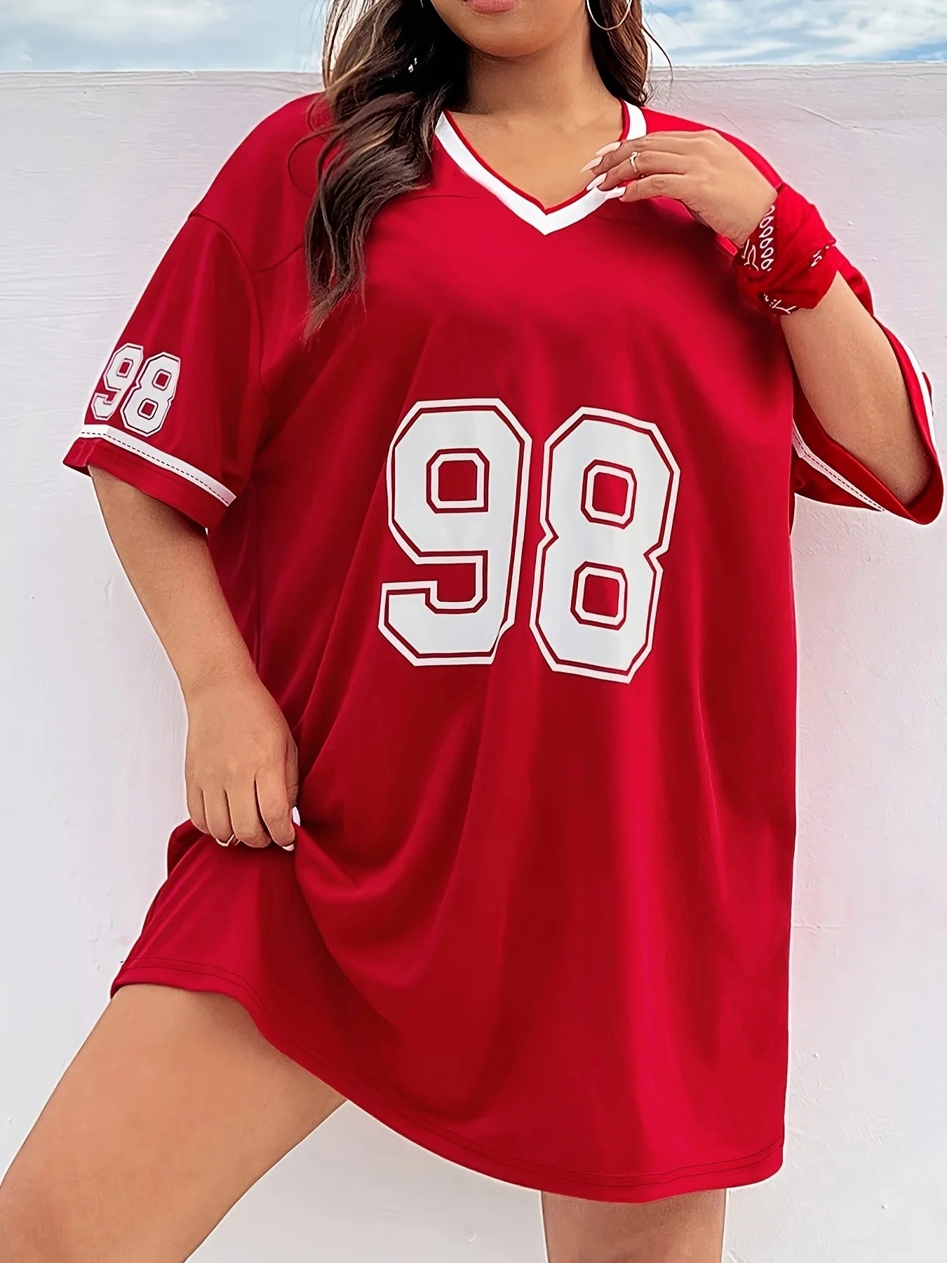 Casual V-Neck '98' Graphic Printed Tee