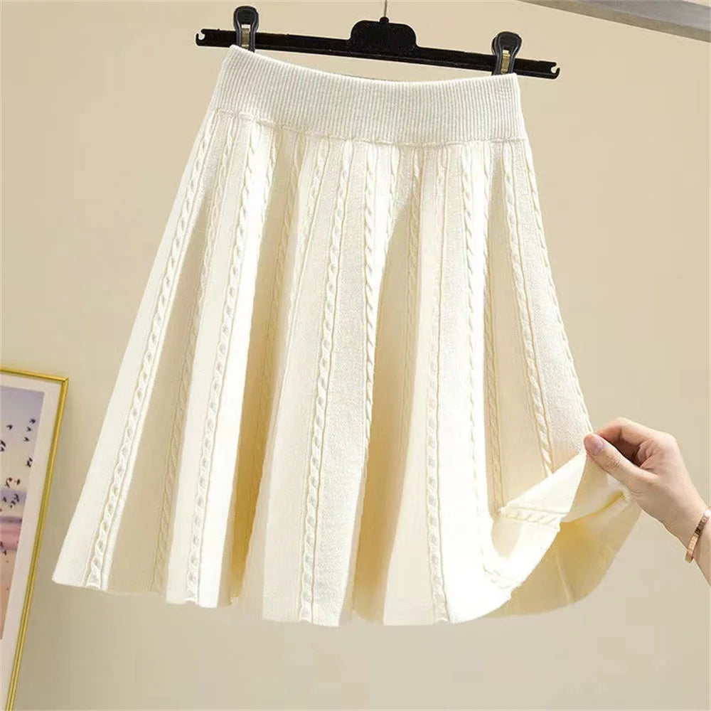 Knit Pleated Short Skirt