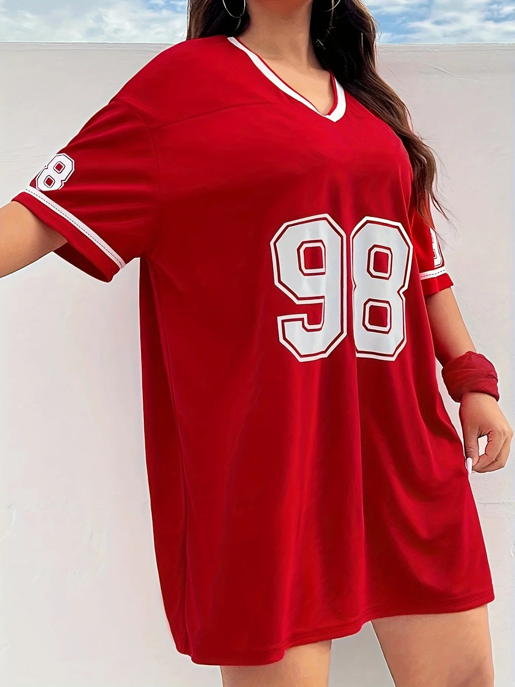 Casual V-Neck '98' Graphic Printed Tee